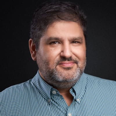 Cesar De La Garza